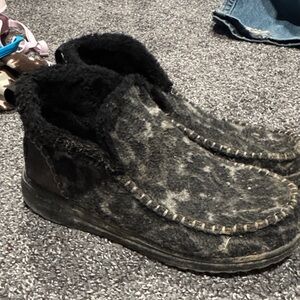 Women’s tall fuzzy here dudes